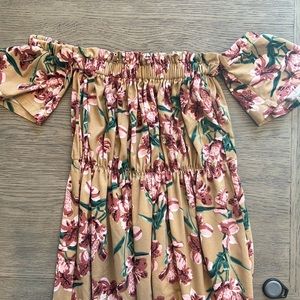Girls floral maxi dress. Off the shoulder. Size 5T.